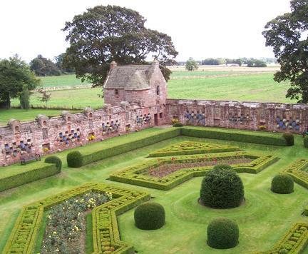 Edzell castle gardens
