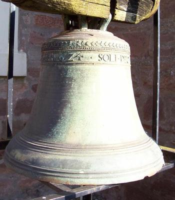 Bell at entrance to Friockheim Kirk